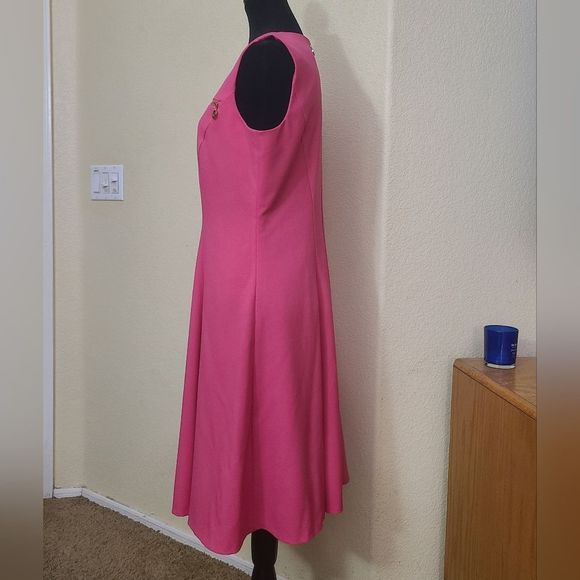 Elegant Pink Sleeveless Dress - Picture 5 of 14